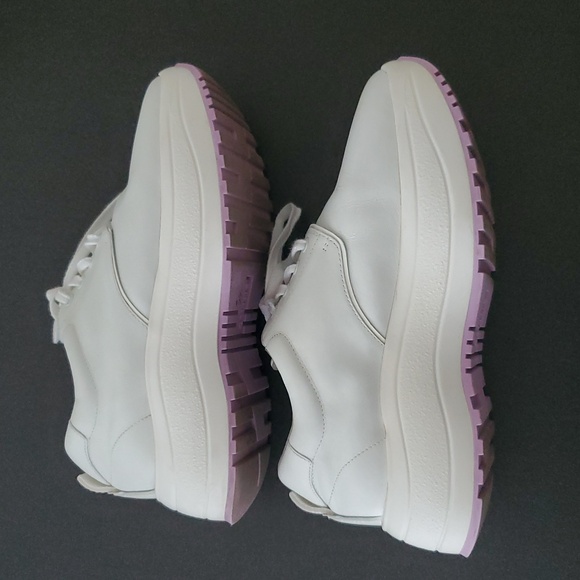 Celine Delivery White Calfskin Sneakers - Picture 10 of 16